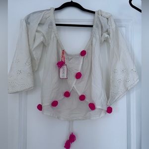 Summer top, off the shoulders, cute back! Can be worn either side